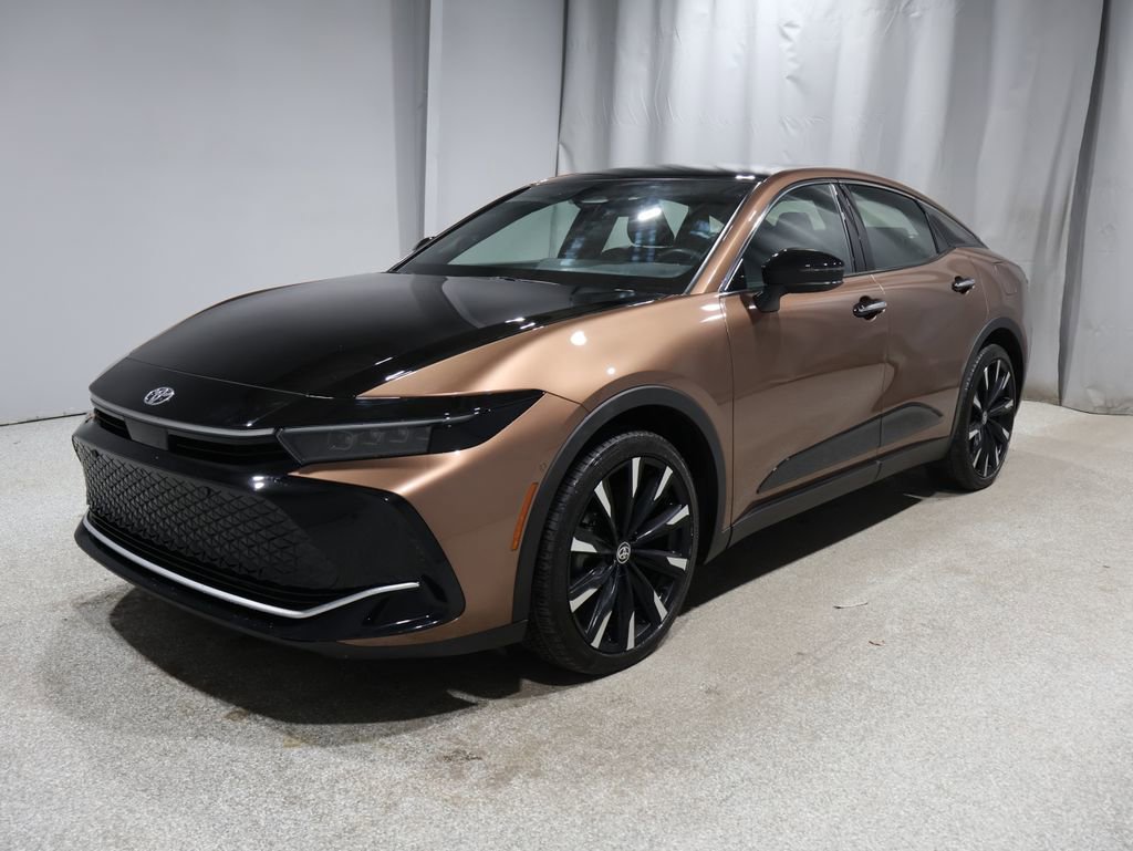 Used 2023 Toyota Crown Platinum image 5