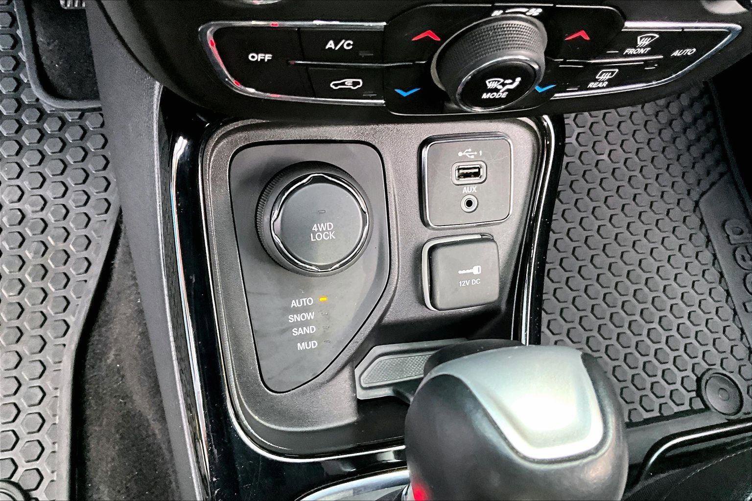 Used 2020 Jeep Compass Altitude image 32