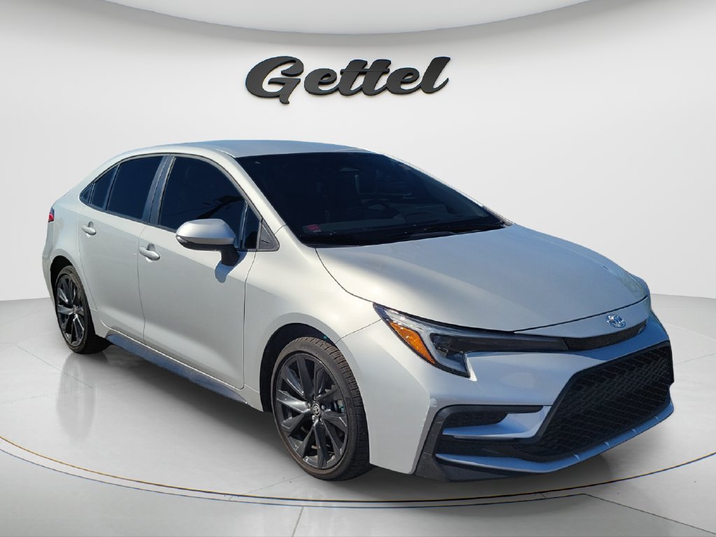 Used 2024 Toyota Corolla SE FWD image 3