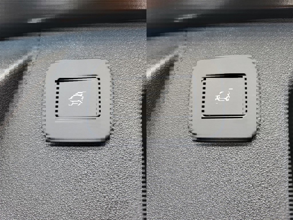 New 2025 Land Rover Discovery Sport Dynamic SE image 30