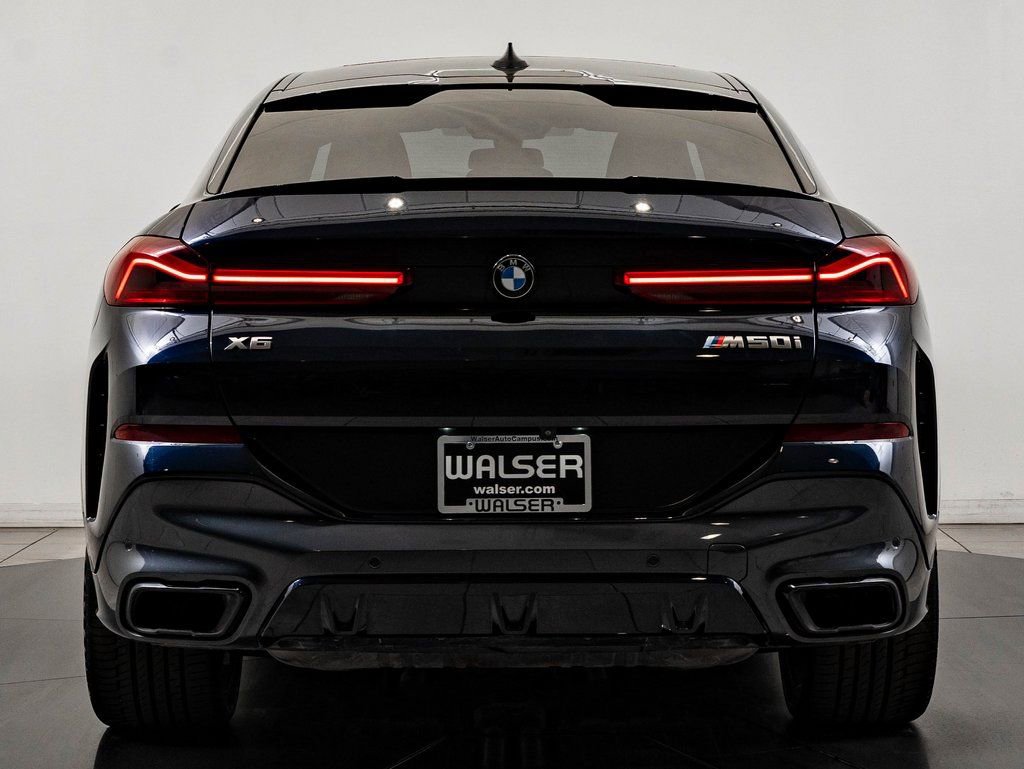 Used 2022 BMW X6 M50i image 7