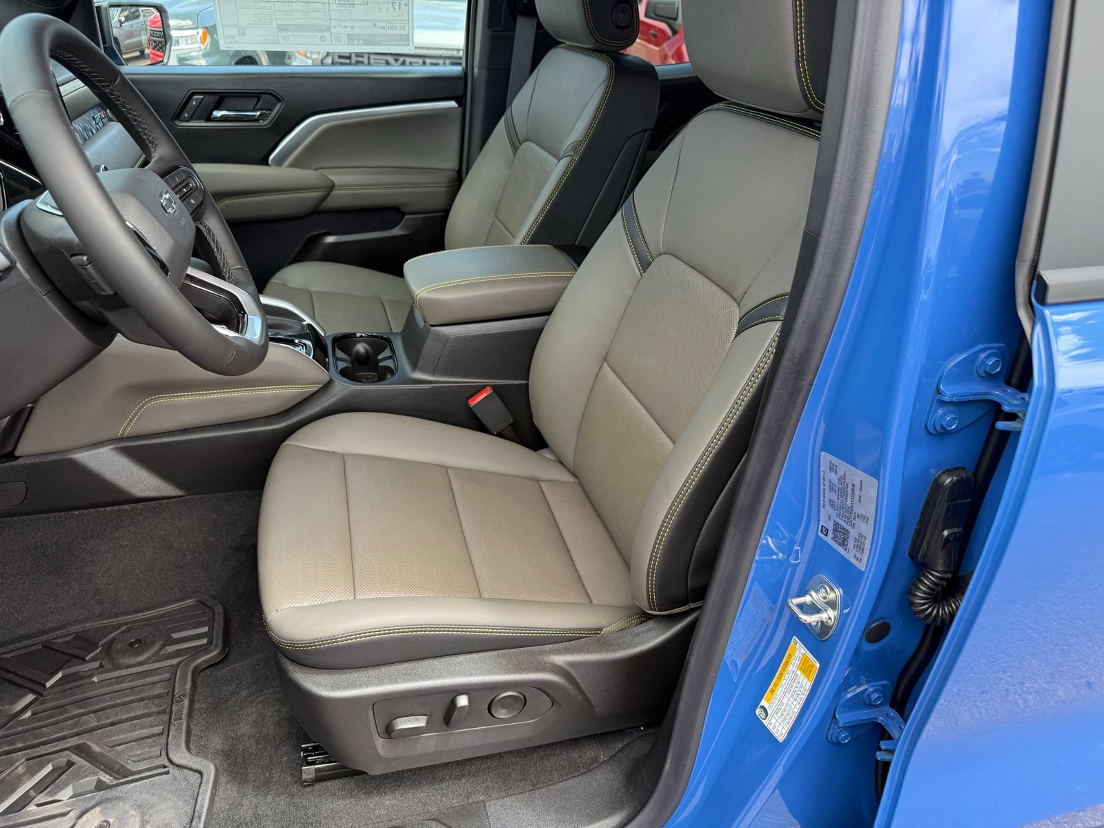 Certified 2026 Chevrolet Colorado ZR2 w/ Technology Package AWD/4WD image 29