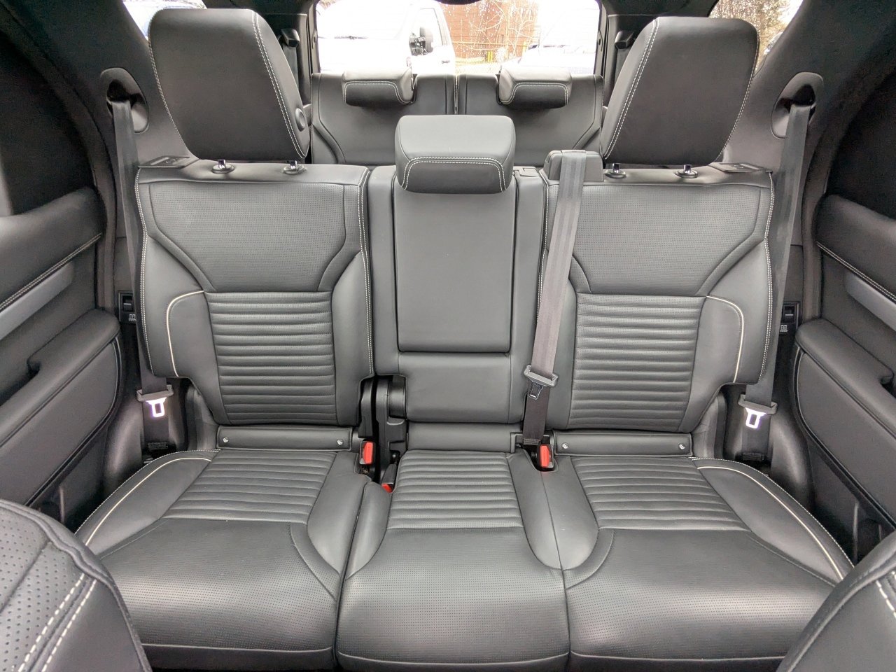 Used 2023 Land Rover Discovery S R-Dynamic AWD/4WD image 18