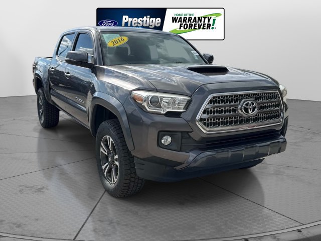 Used 2016 Toyota Tacoma TRD Sport w/ Towing Package RWD image 1