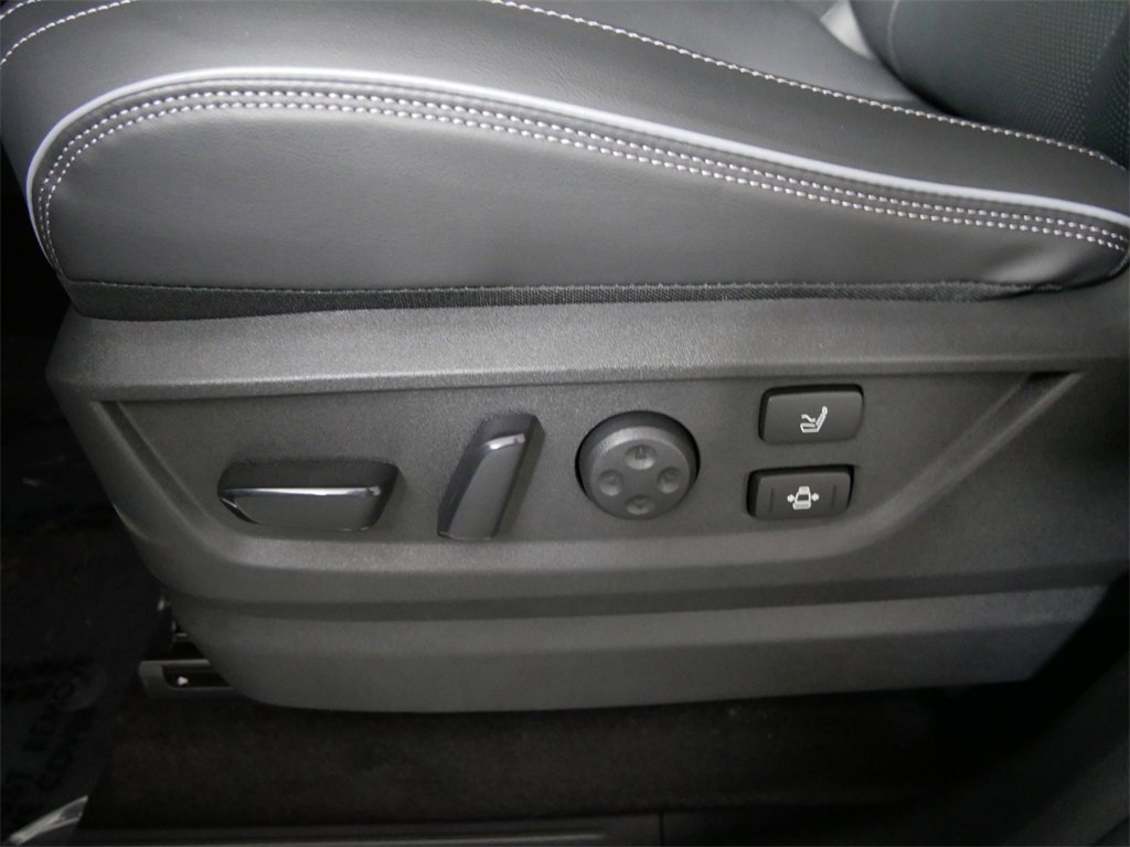 New 2025 INFINITI QX80 Sensory image 15