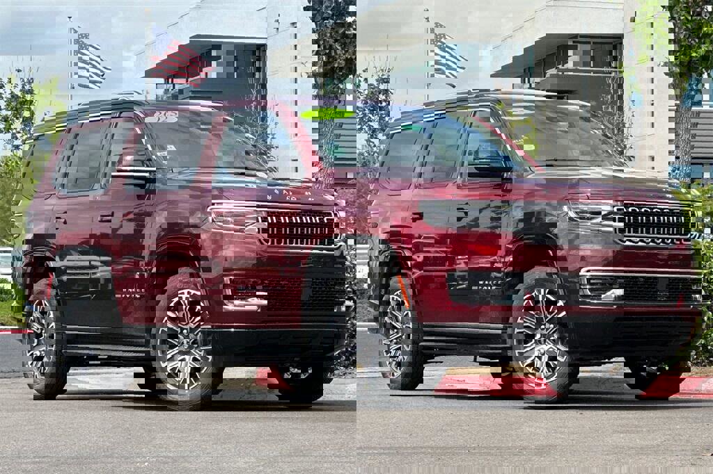 New 2025 Jeep Wagoneer 4WD image 2