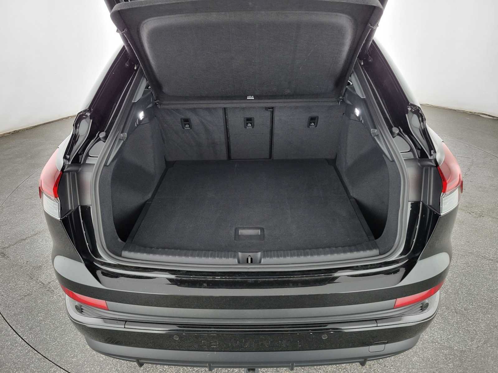 Used 2023 Audi Q4 e-tron Prestige w/ Black Optic Package AWD/4WD image 14