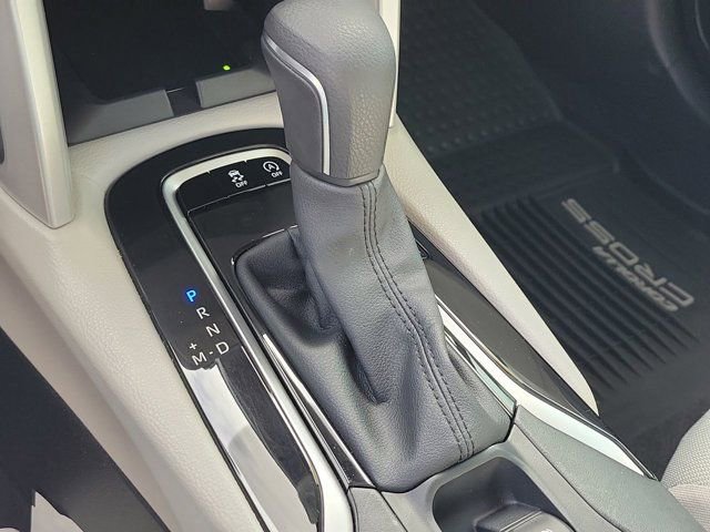 Used 2025 Toyota Corolla Cross LE image 25