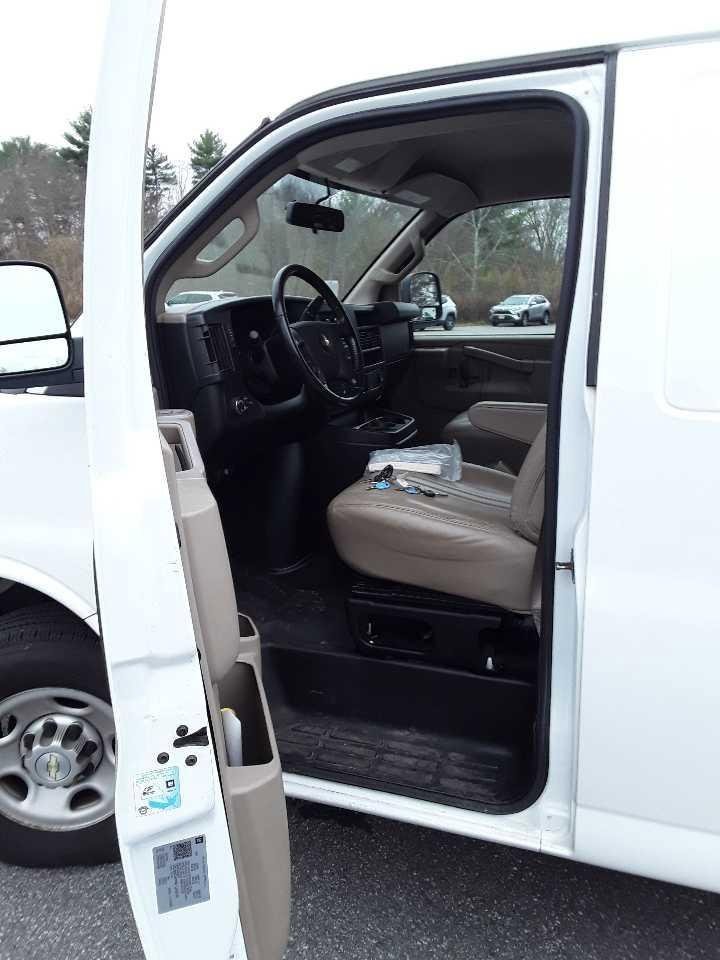 Used 2020 Chevrolet Express 2500 w/ Driver Convenience Package image 23