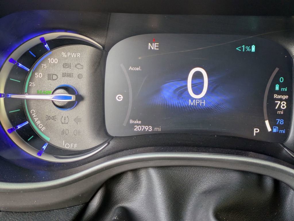 Used 2025 Chrysler Pacifica Select image 17