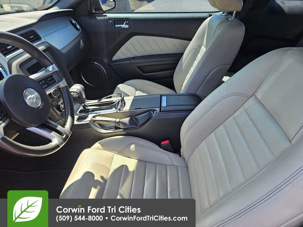 Used 2012 Ford Mustang Premium RWD image 3