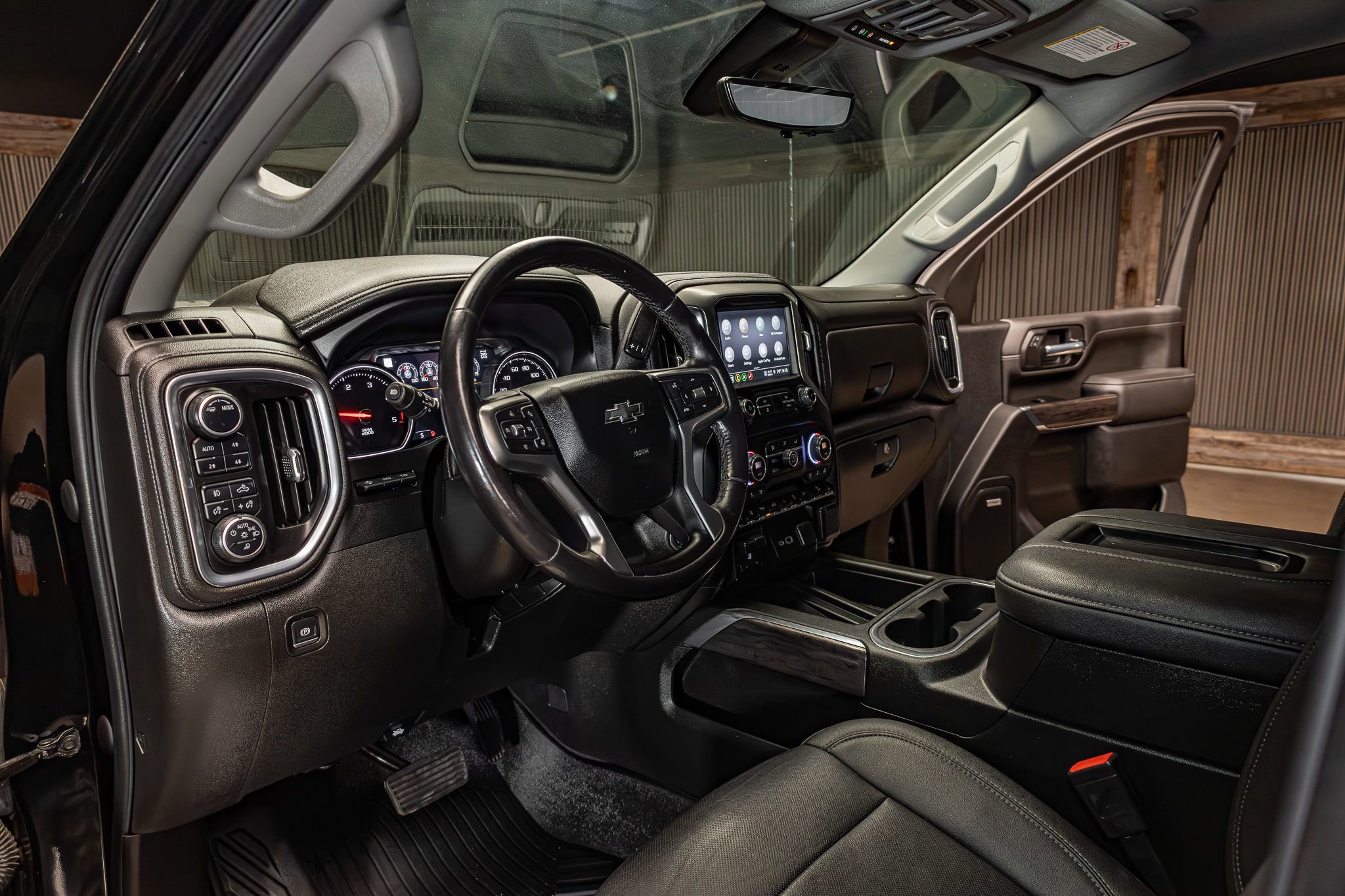 Used 2022 Chevrolet Silverado 2500 LTZ w/ LTZ Plus Package AWD/4WD image 16