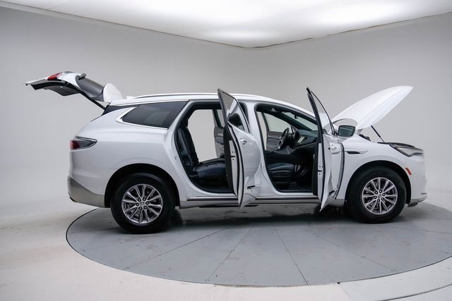 Used 2024 Buick Enclave Premium image 17