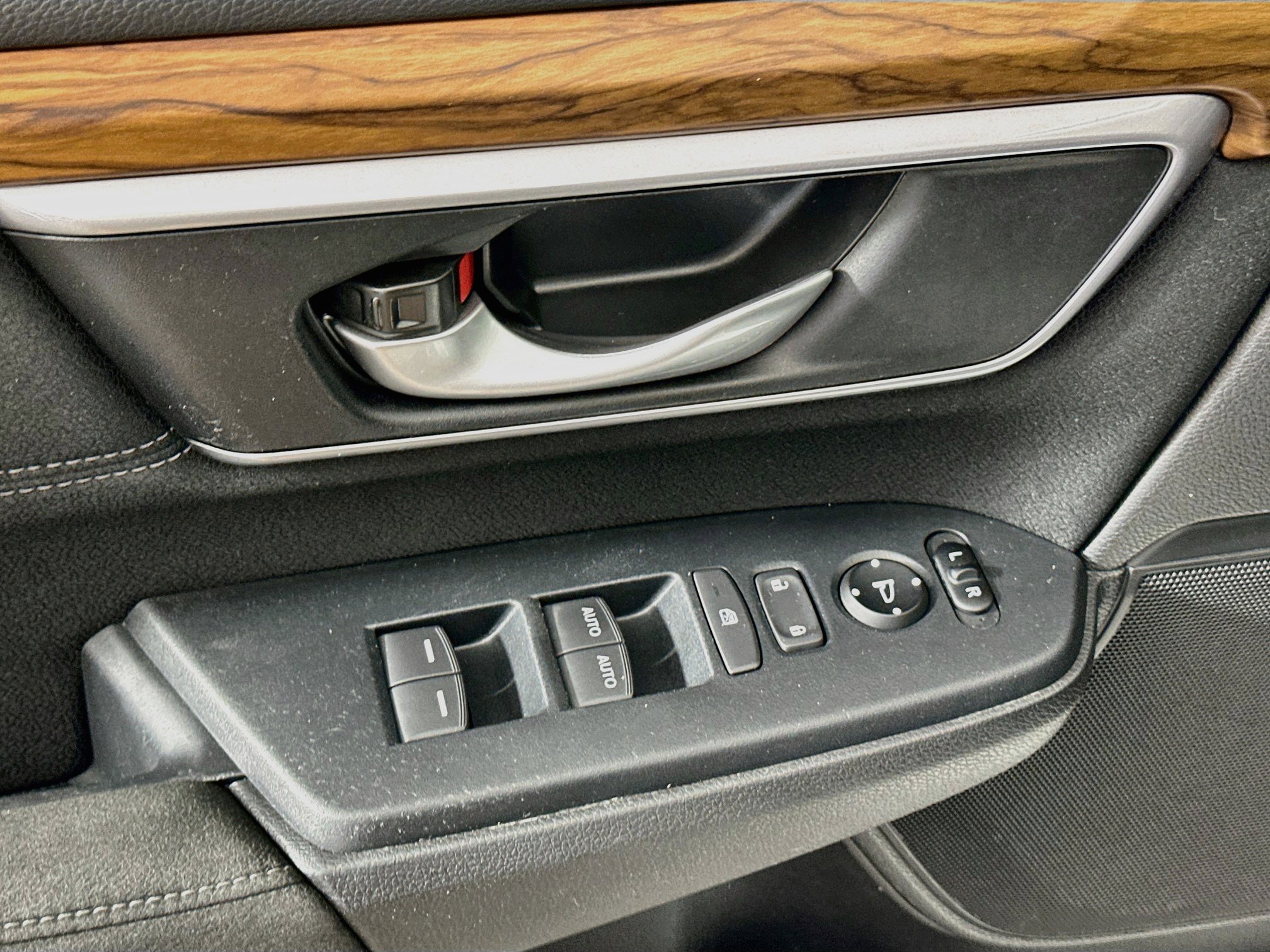 Used 2017 Honda CR-V EX image 15