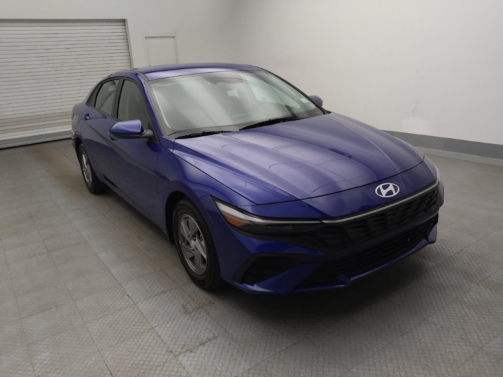 Used 2025 Hyundai Elantra SE image 13