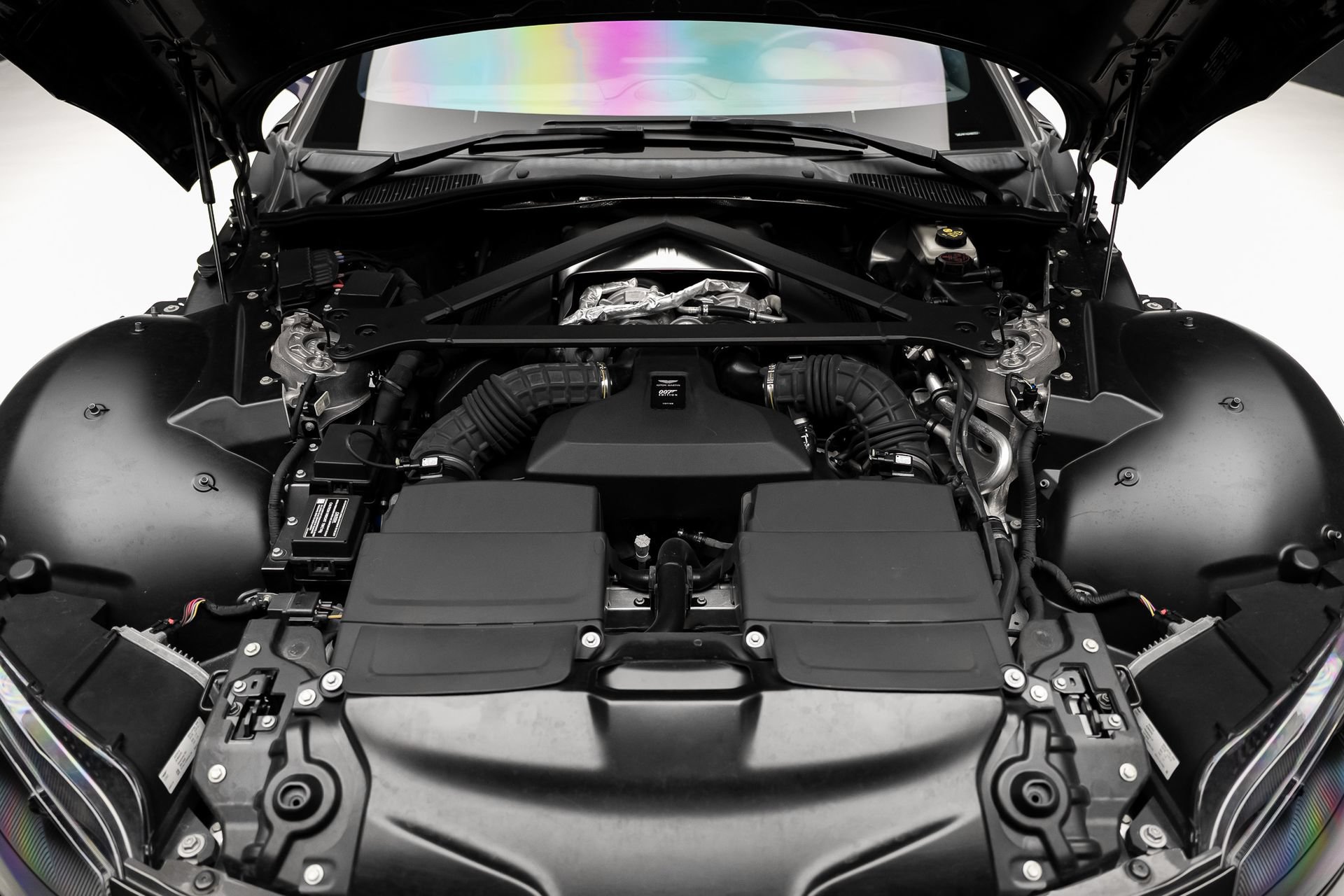 Used 2022 Aston Martin V8 Vantage Coupe RWD image 80