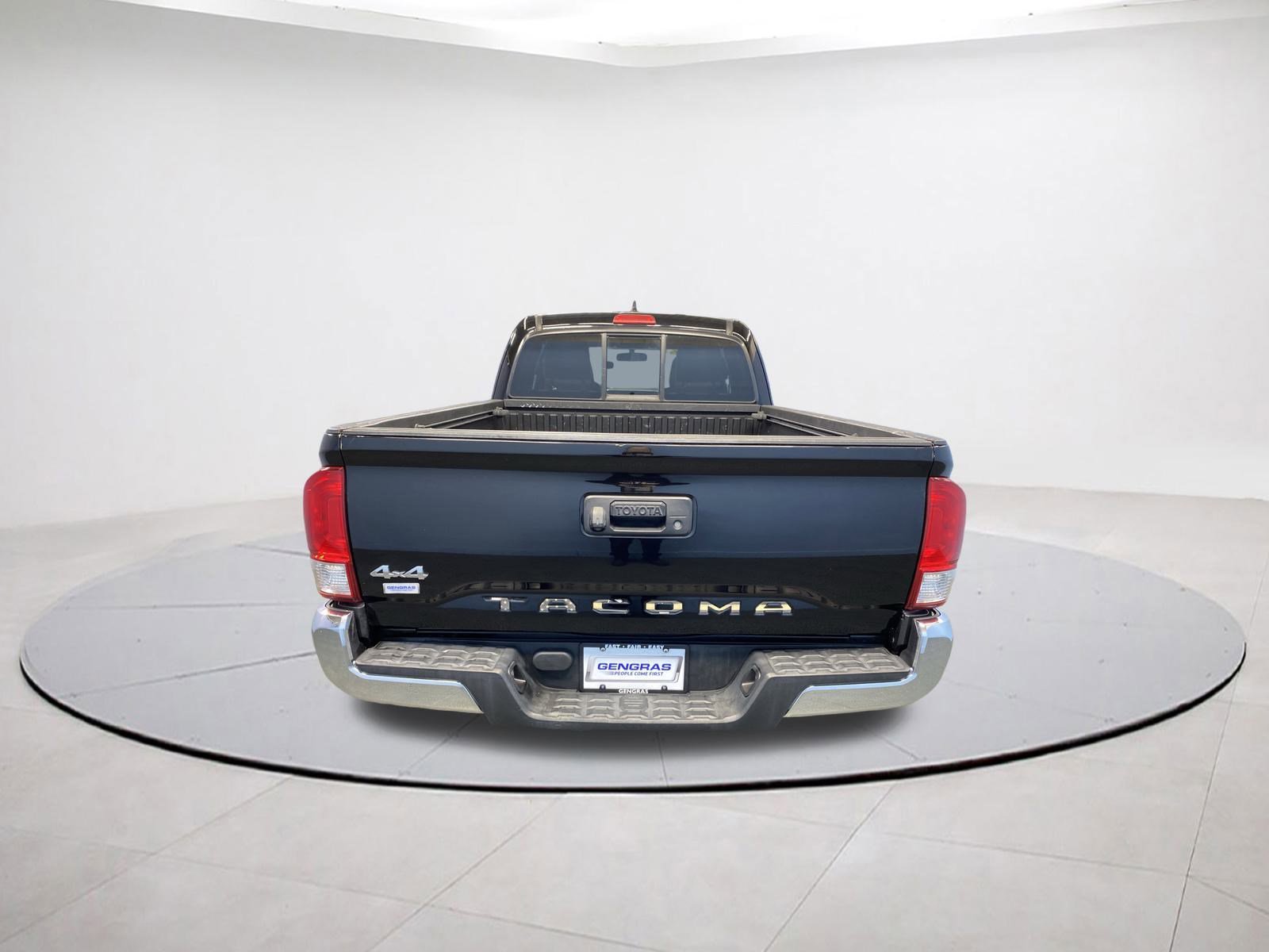 Used 2017 Toyota Tacoma 4x4 Access Cab image 6