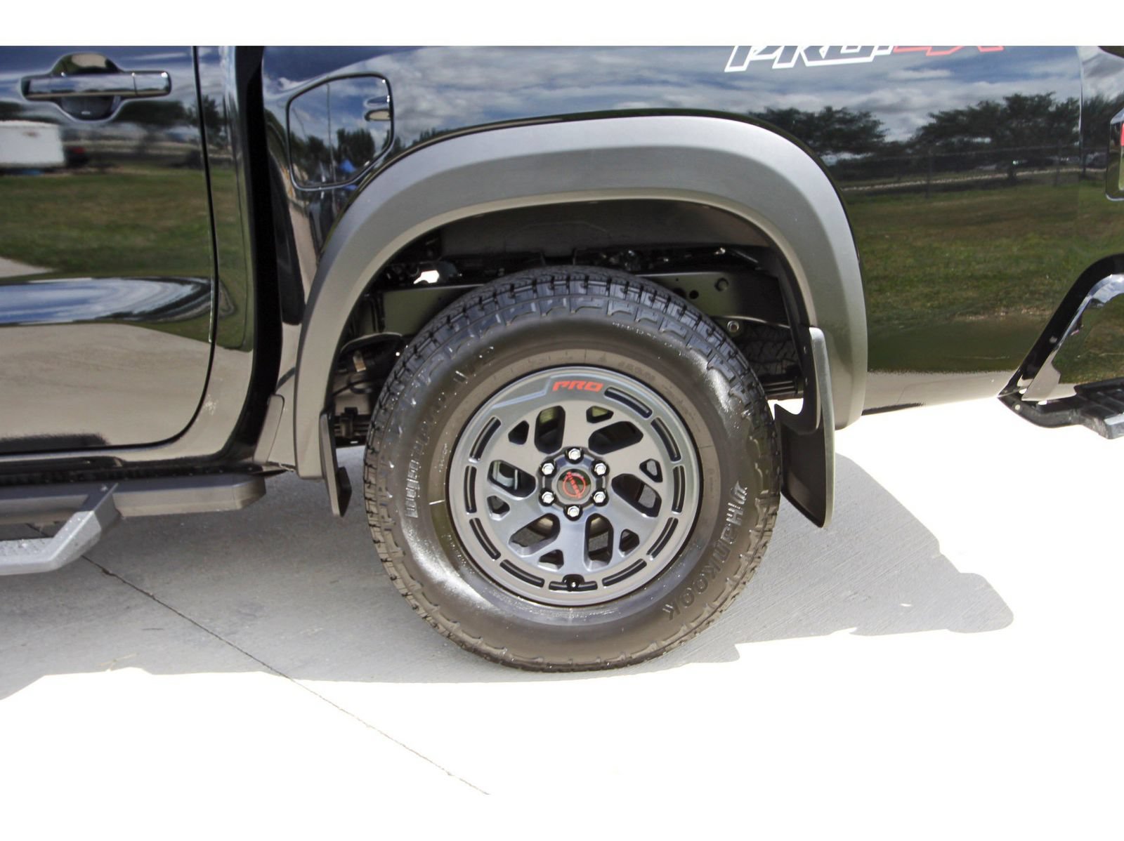 Certified 2025 Nissan Frontier PRO-4X AWD/4WD image 30