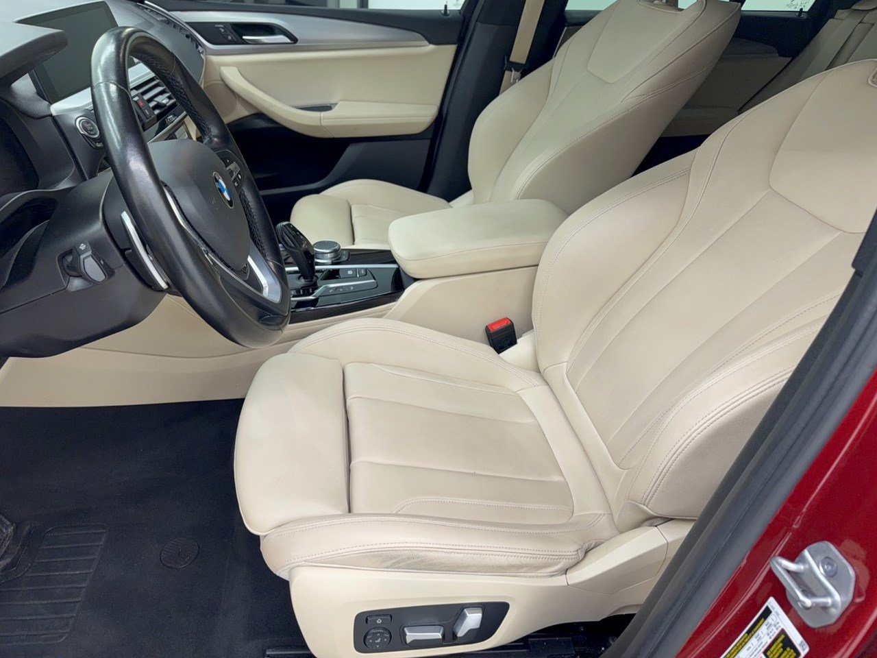 Used 2021 BMW X4 xDrive30i AWD/4WD image 5