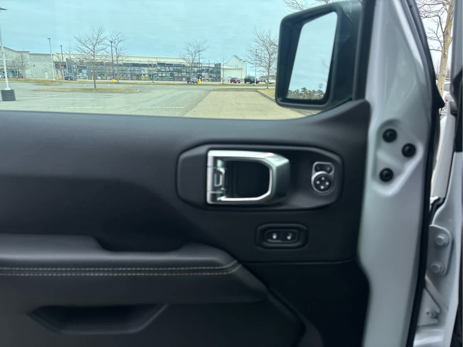 Used 2023 Jeep Wrangler Sahara image 20