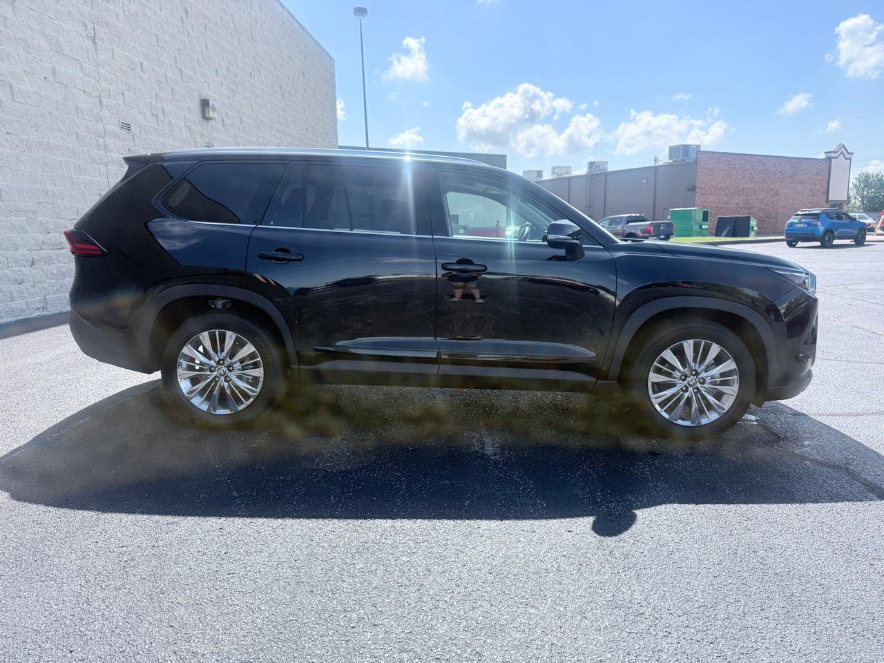 Used 2025 Toyota Grand Highlander AWD image 6