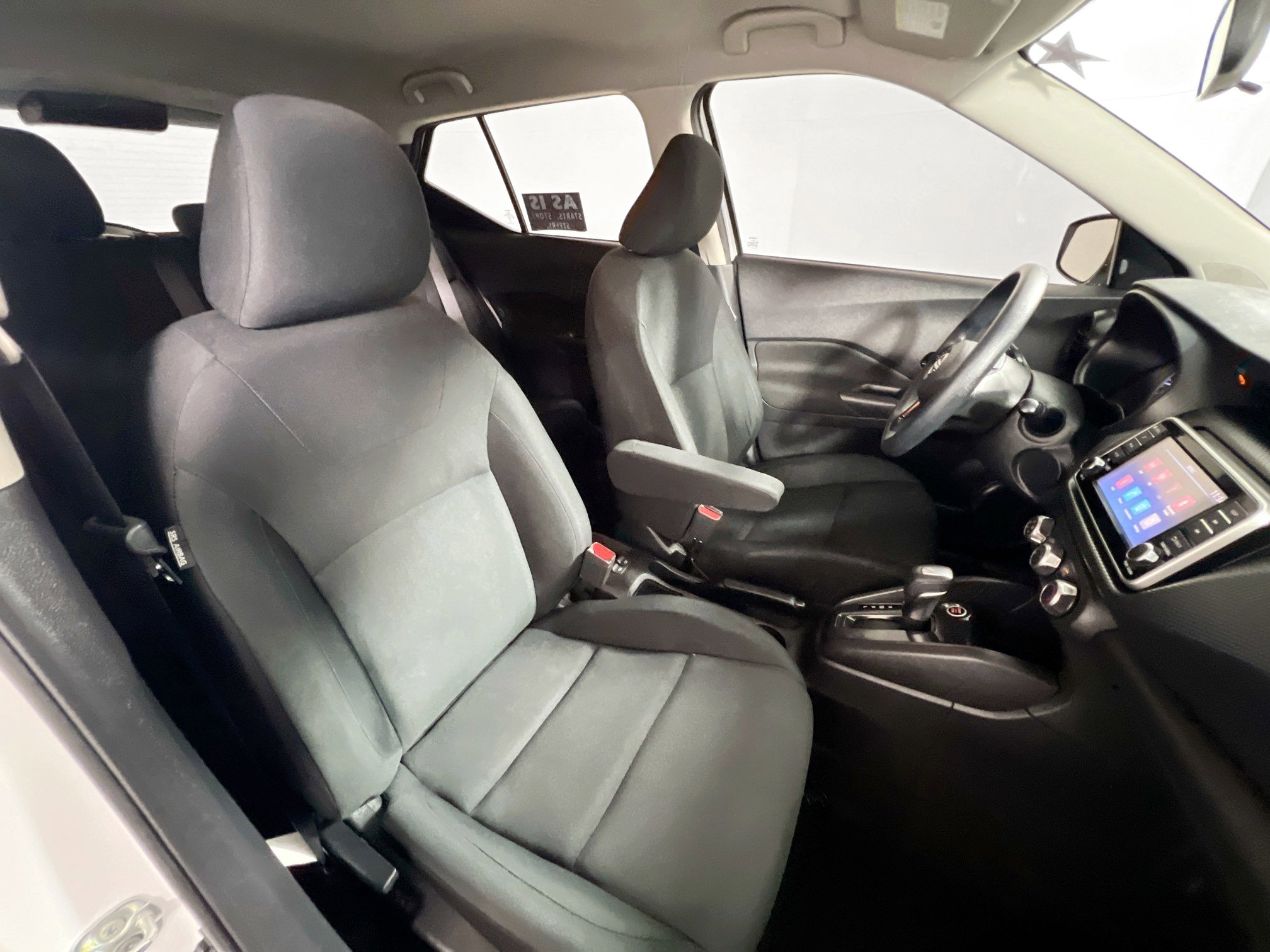 Used 2023 Nissan Kicks S image 31