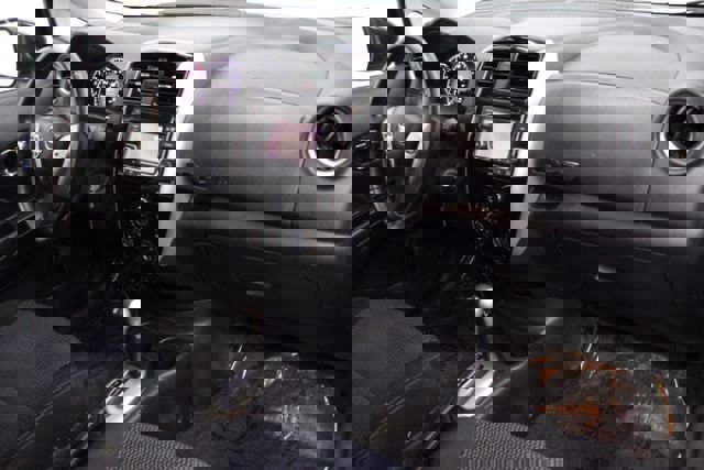 Used 2016 Nissan Versa Note SV image 22