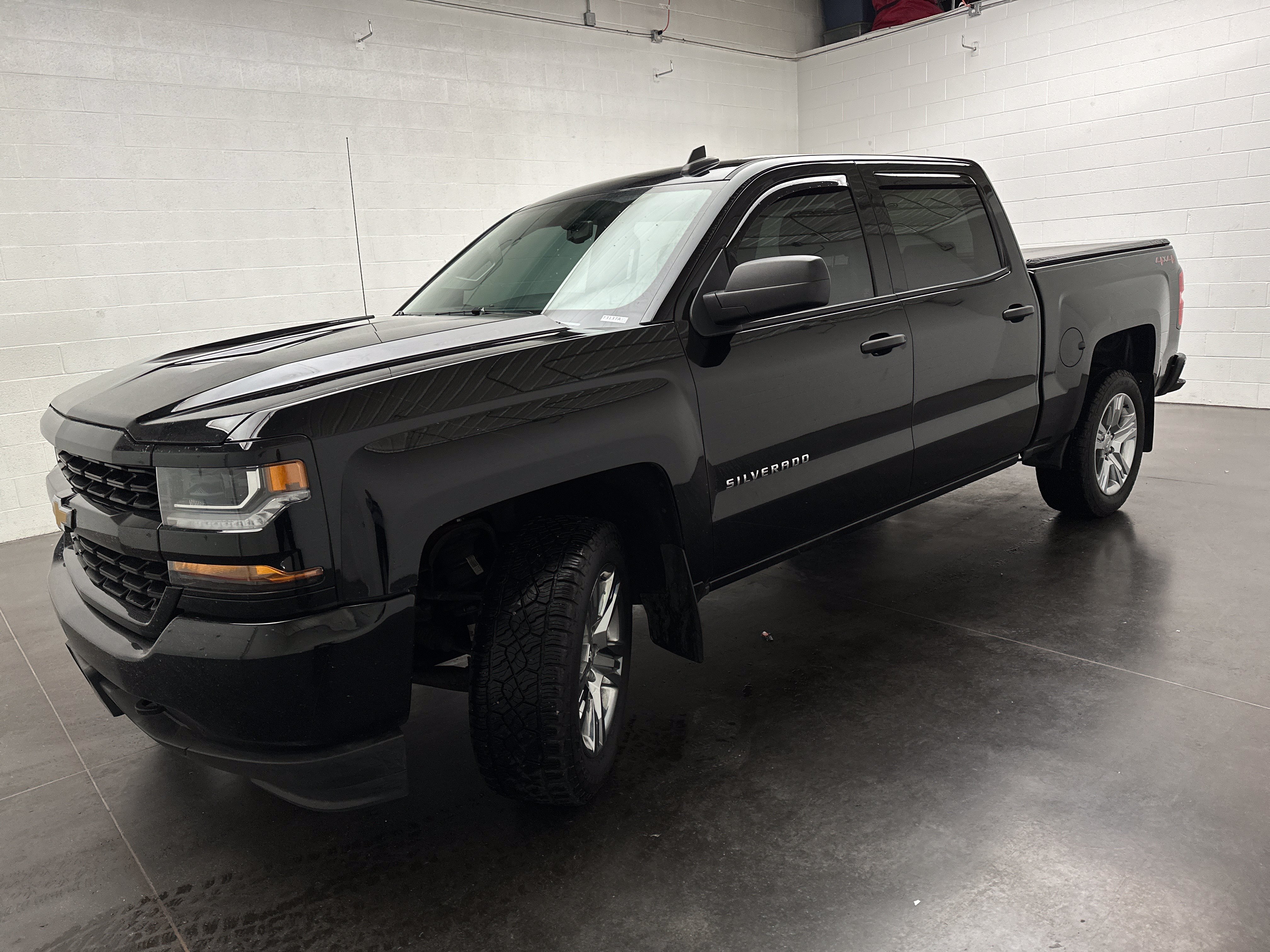 Used 2018 Chevrolet Silverado 1500 Custom w/ Custom Value Package AWD/4WD image 4