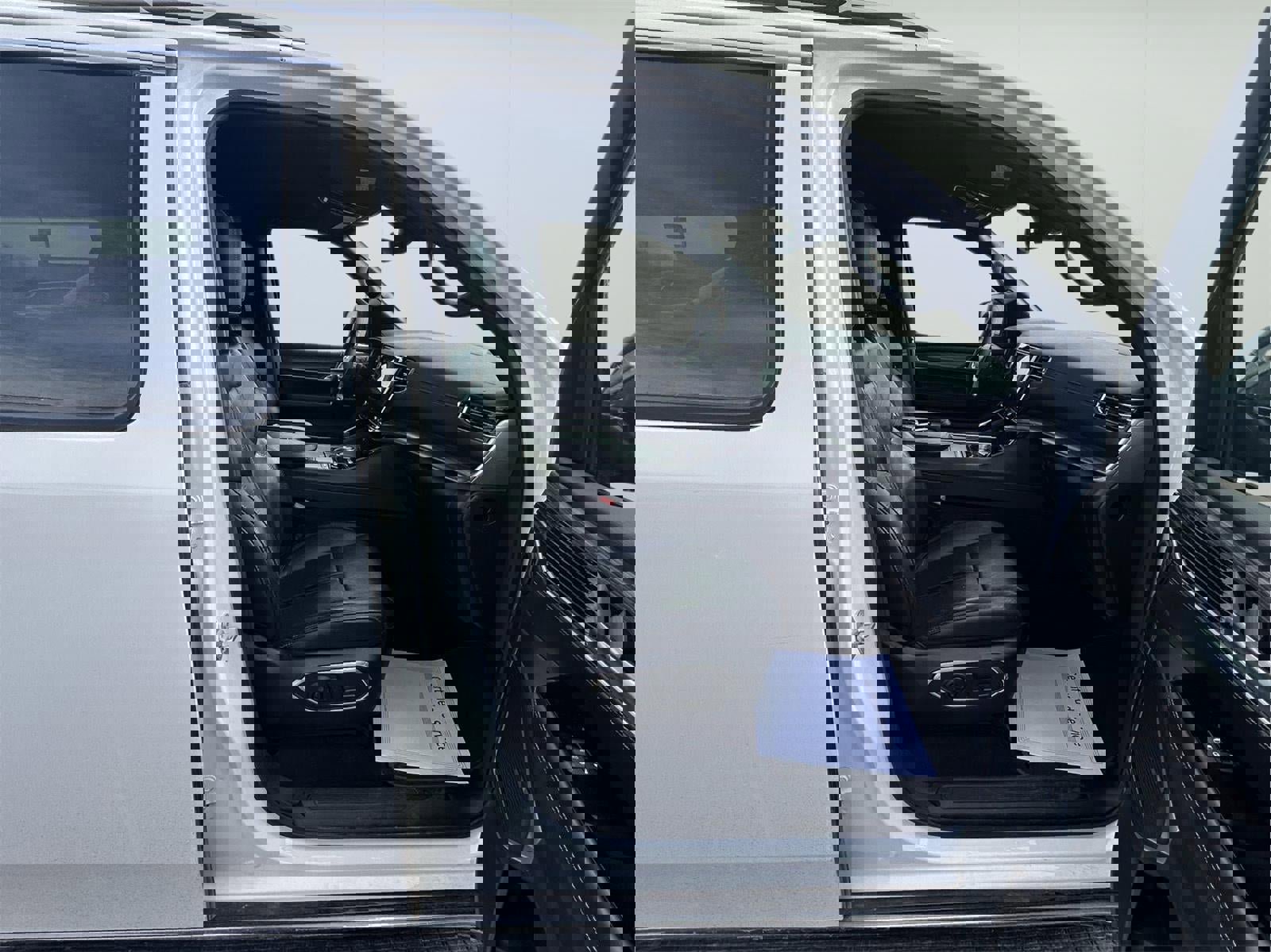 Used 2024 Jeep Wagoneer Series III AWD/4WD image 44