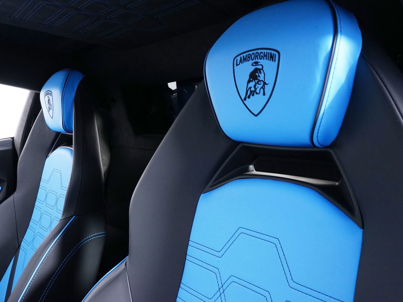 Used 2024 Lamborghini Revuelto image 27