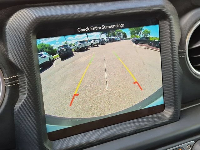 Used 2018 Jeep Wrangler Unlimited Sahara AWD/4WD image 18