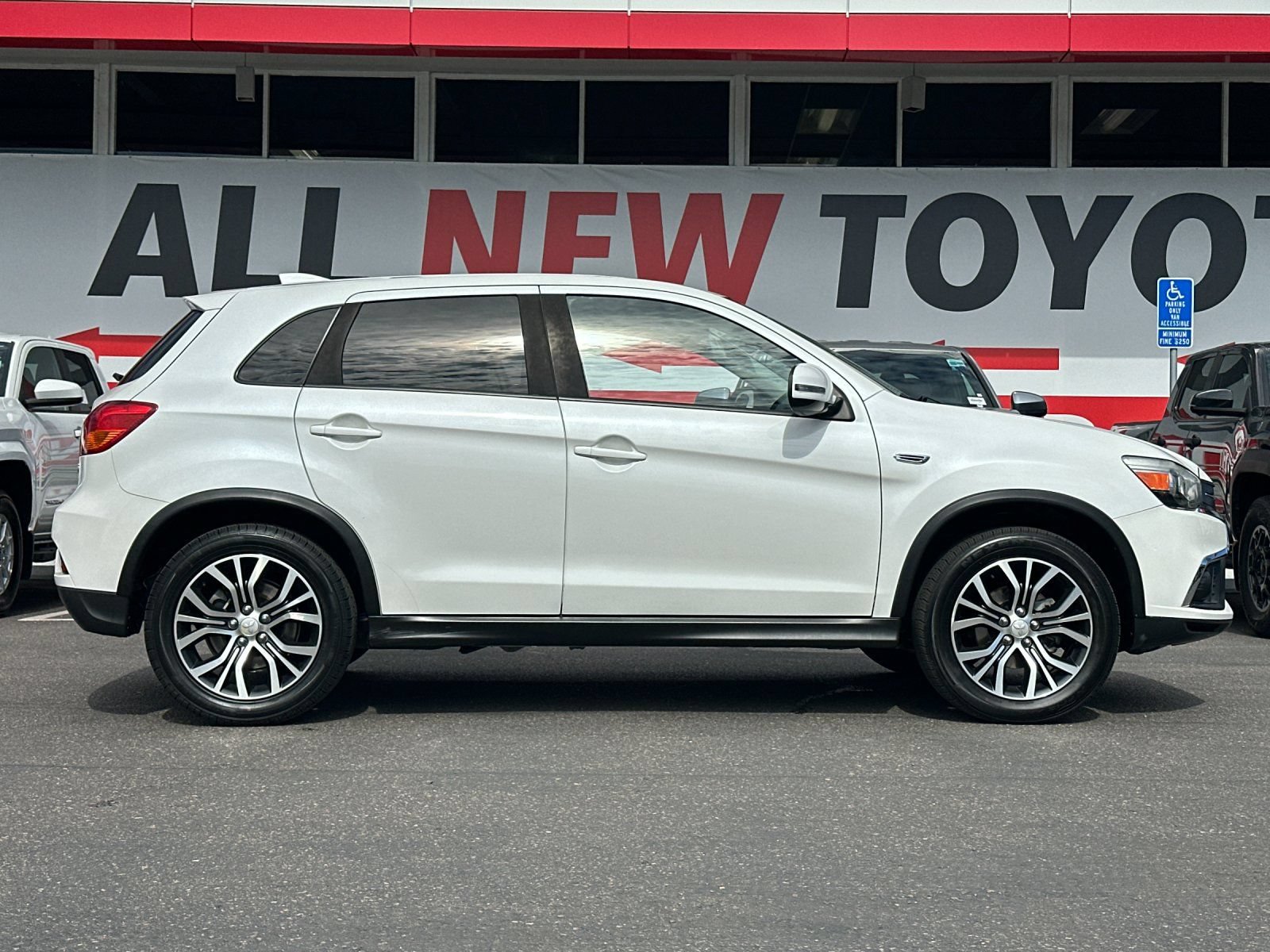 Used 2019 Mitsubishi Outlander Sport ES AWD/4WD image 6