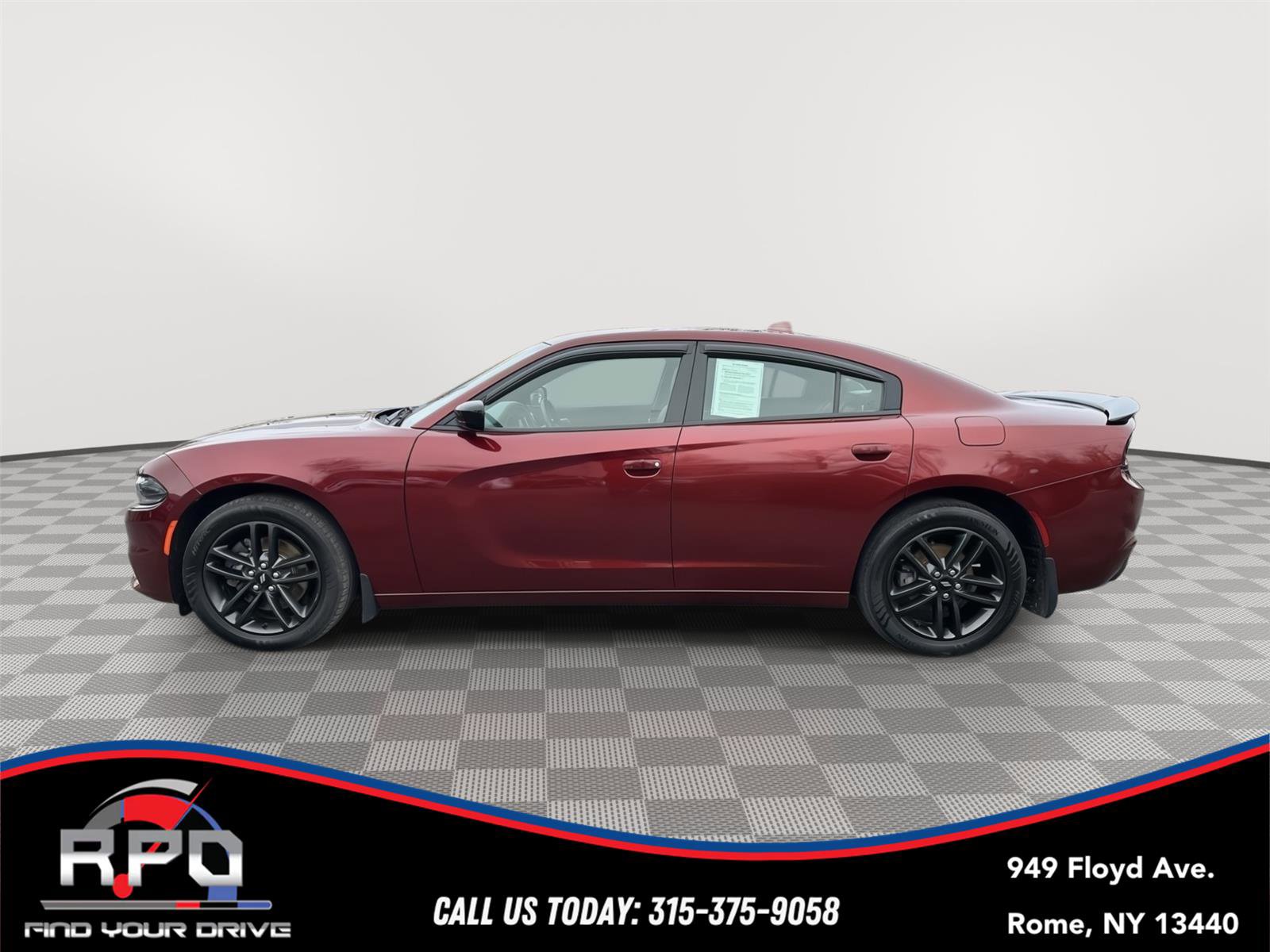 Used 2019 Dodge Charger SXT w/ Plus Group image 2