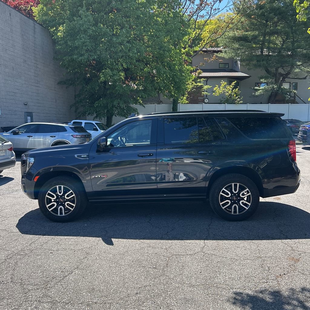 Used 2024 GMC Yukon AT4 w/ AT4 Premium Package AWD/4WD image 4