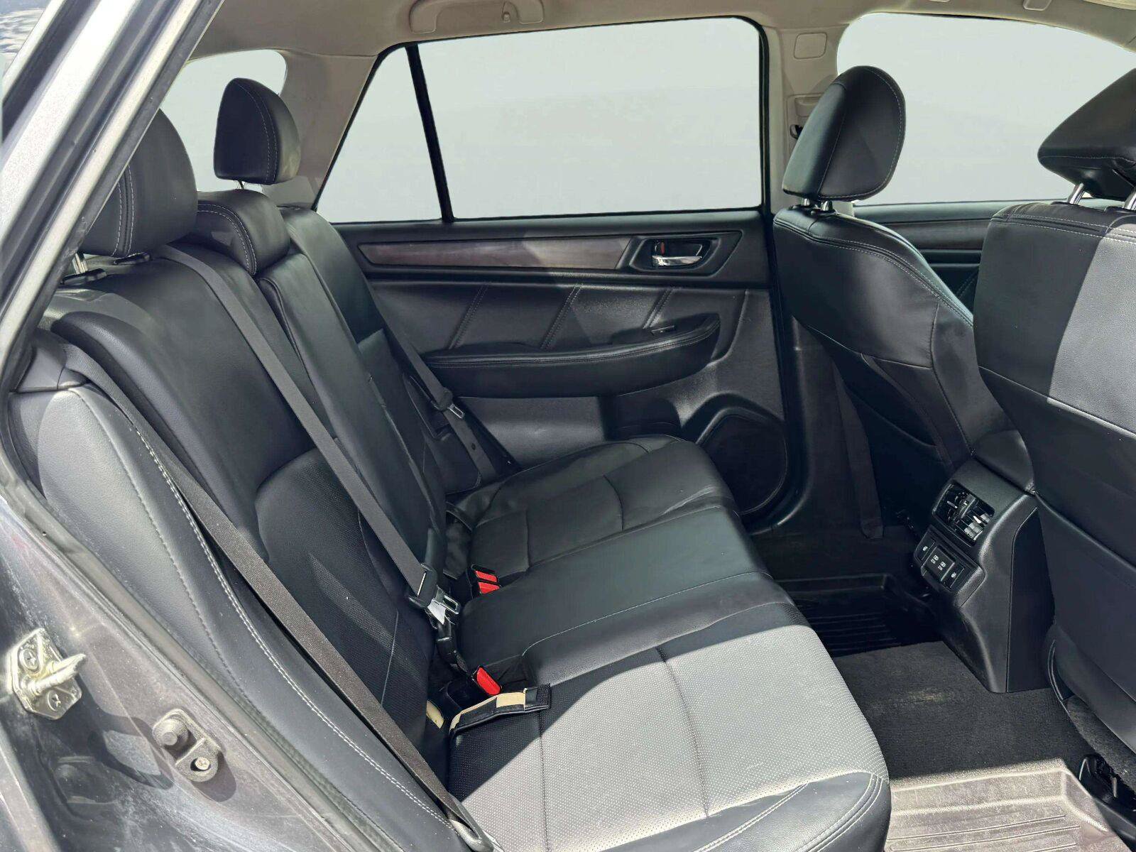 Used 2019 Subaru Outback 2.5i Limited AWD/4WD image 33