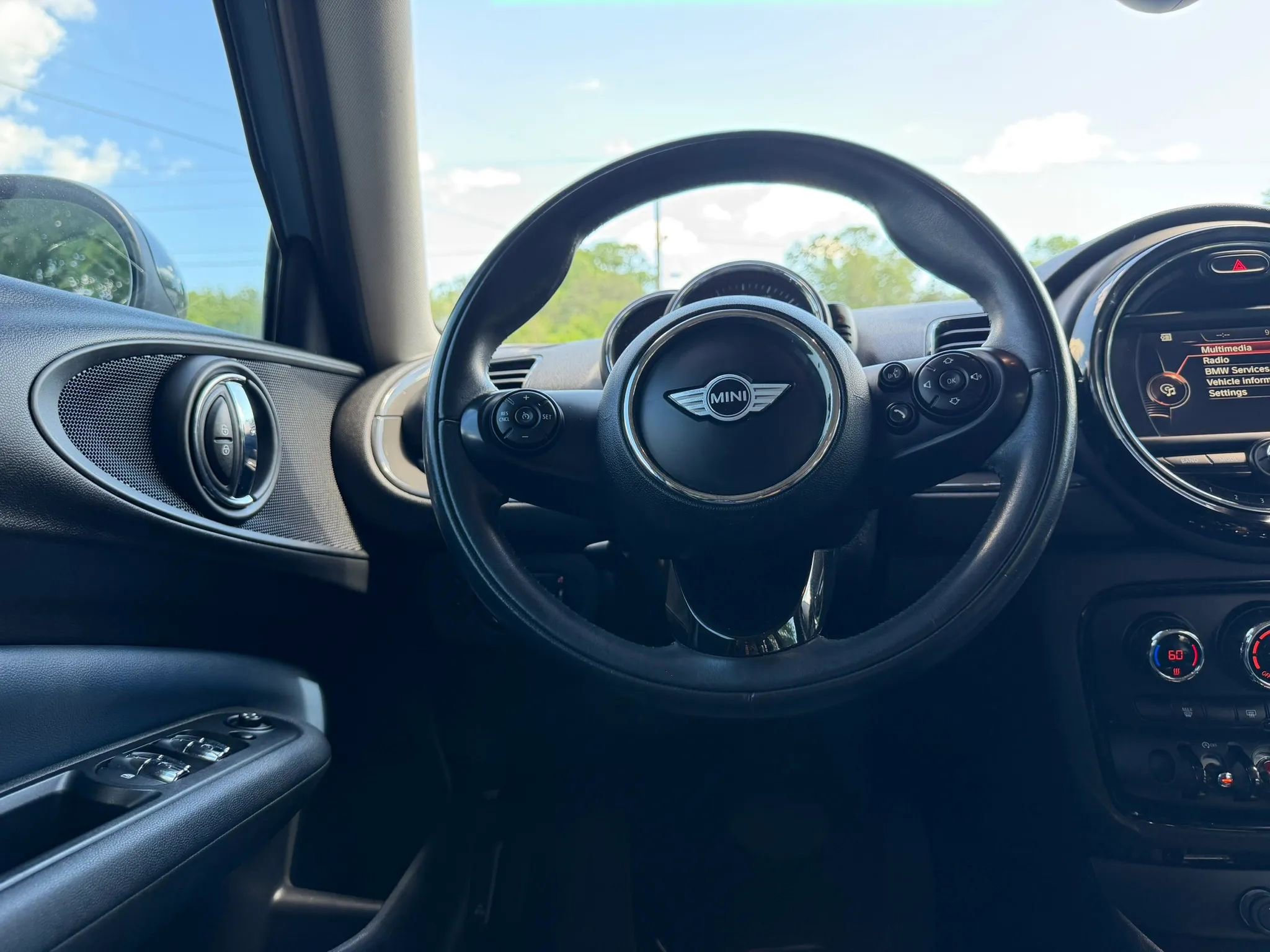Used 2016 MINI Cooper Clubman FWD image 32