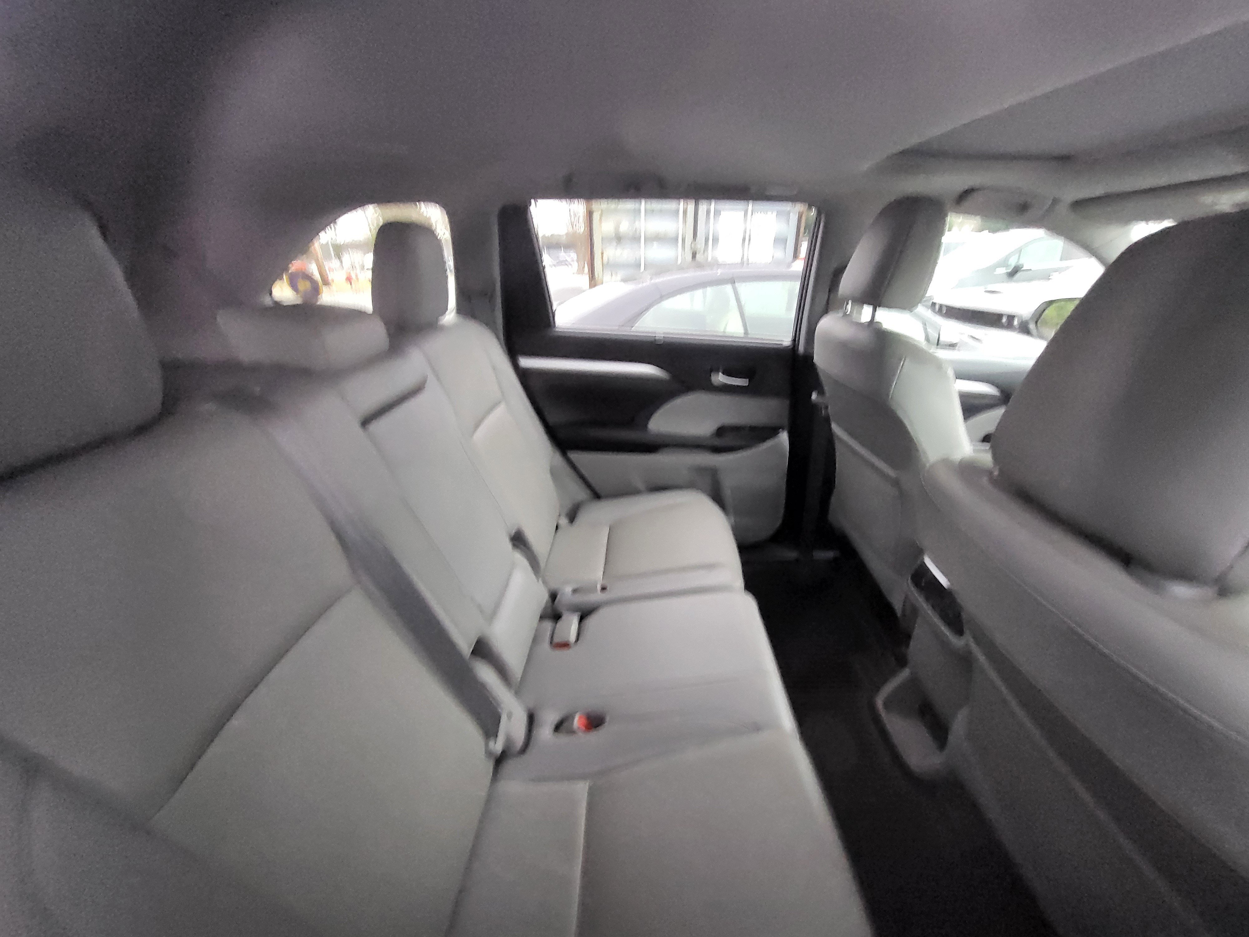 Used 2019 Toyota Highlander XLE image 9