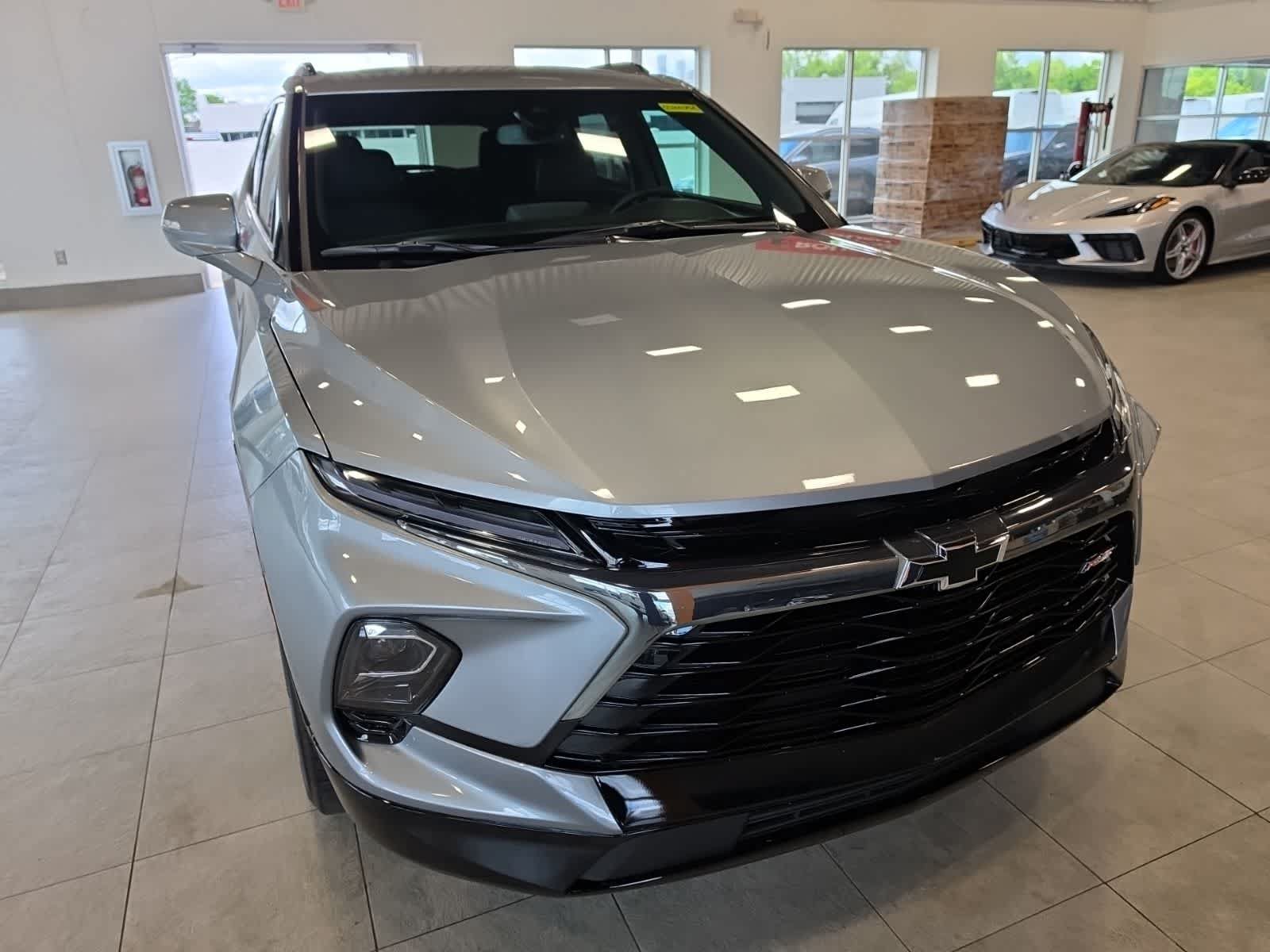 Used 2025 Chevrolet Blazer RS FWD image 4