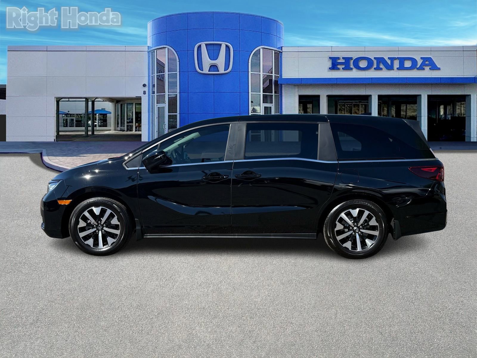 Certified 2026 Honda Odyssey EX-L image 4