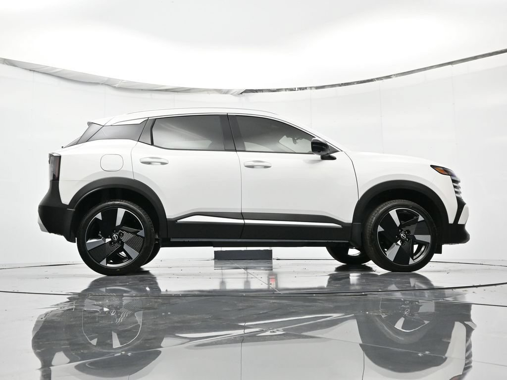 New 2026 Nissan Kicks SR FWD image 37
