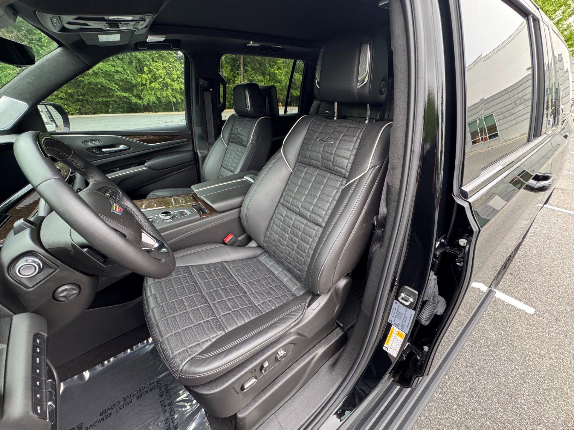 Used 2024 Cadillac Escalade ESV Sport Platinum w/ LPO, ONYX Package image 23