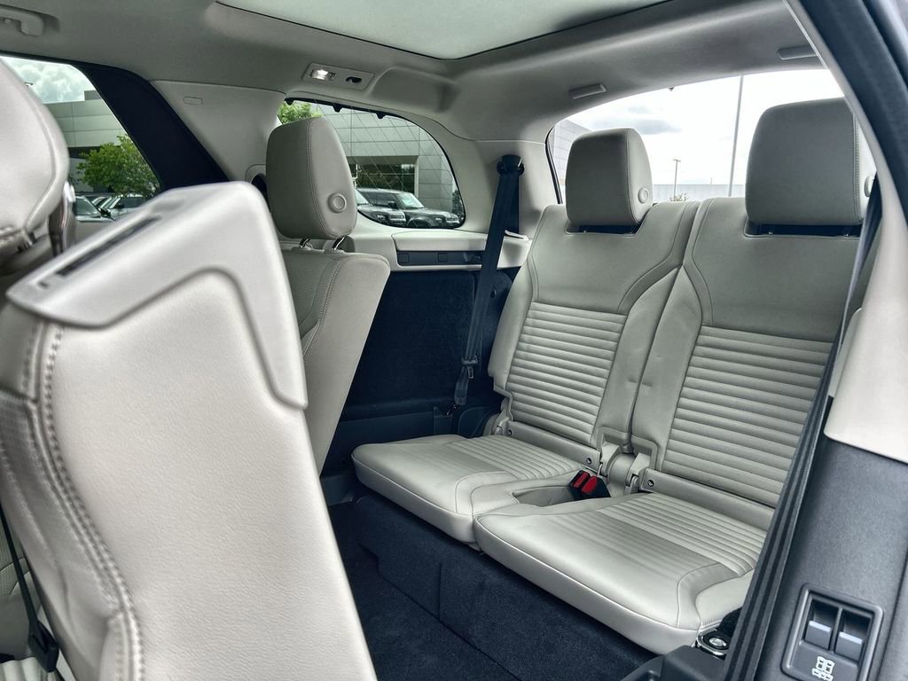 New 2026 Land Rover Discovery Dynamic SE AWD/4WD image 20