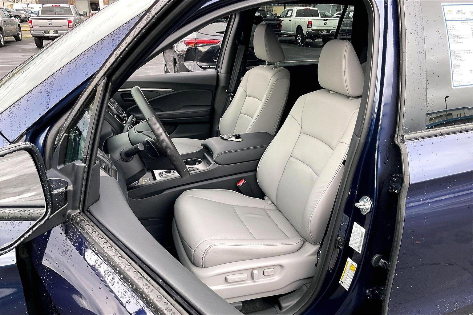 Used 2025 Honda Passport EX-L image 25