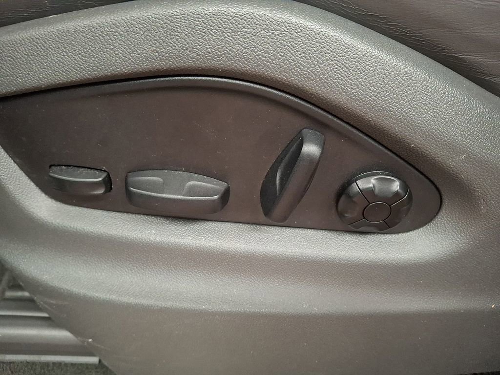 Used 2023 Porsche Cayenne image 10