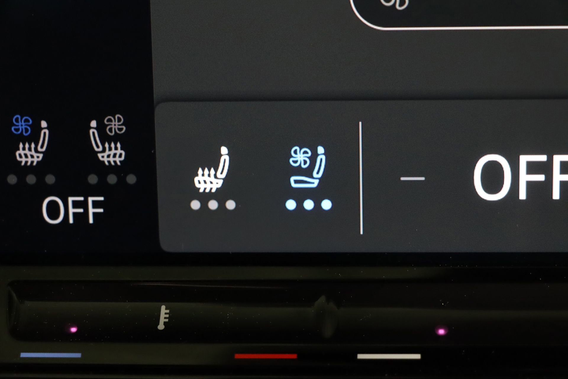 Used 2025 Volkswagen Atlas Peak Edition SE image 14