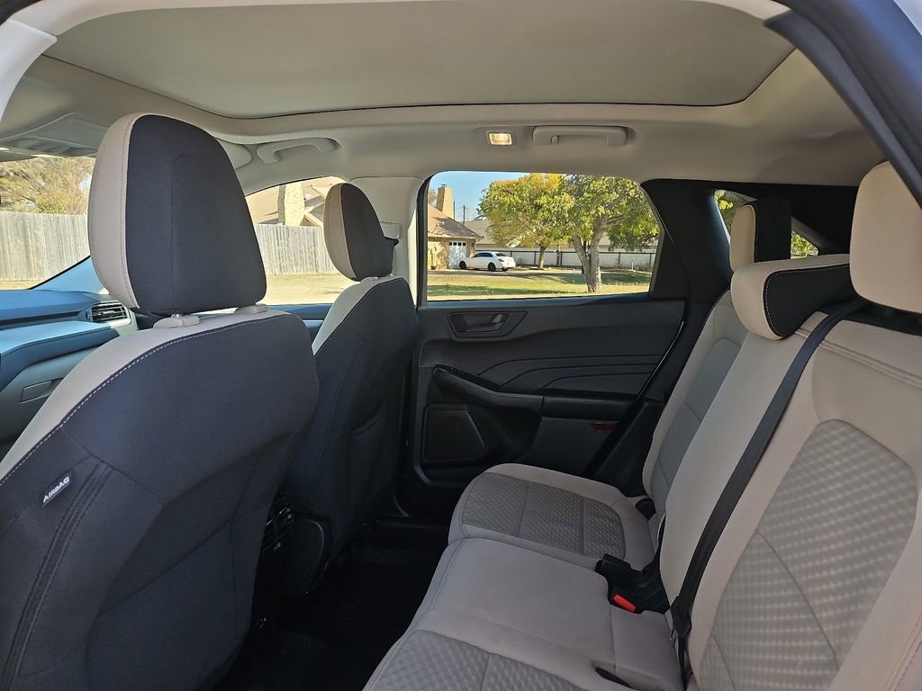 Used 2022 Ford Escape SE w/ Cold Weather Package image 16