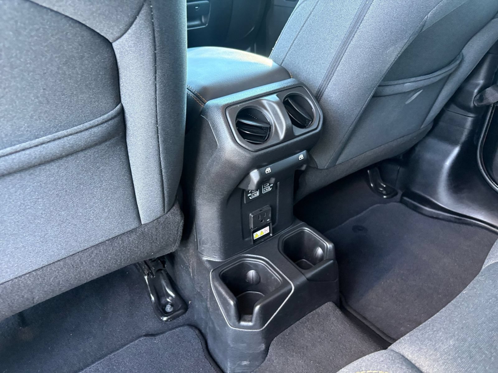 Used 2025 Jeep Wrangler Unlimited Sahara AWD/4WD image 22
