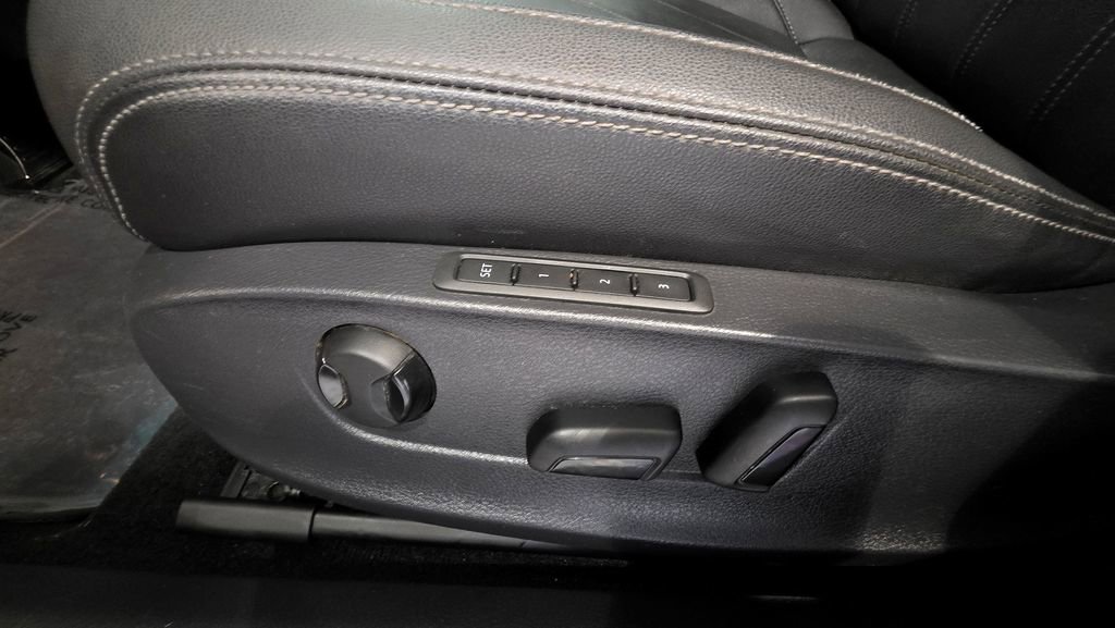 Used 2022 Volkswagen Passat 2.0T FWD image 19