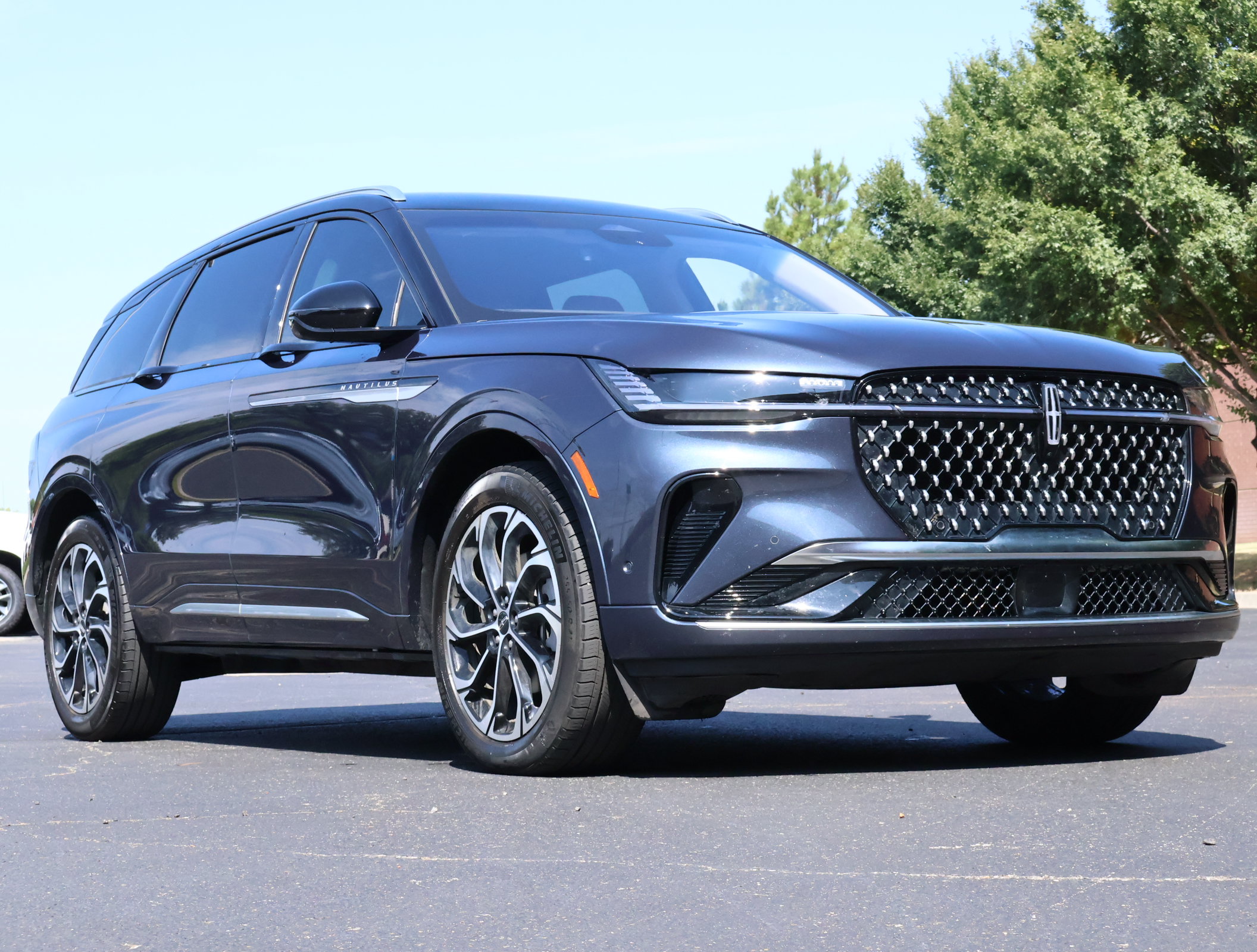Used 2024 Lincoln Nautilus Reserve AWD/4WD image 1