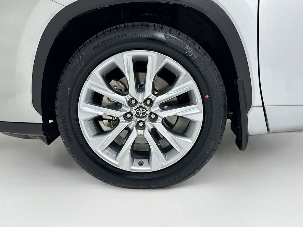 Used 2022 Toyota Highlander Limited image 31